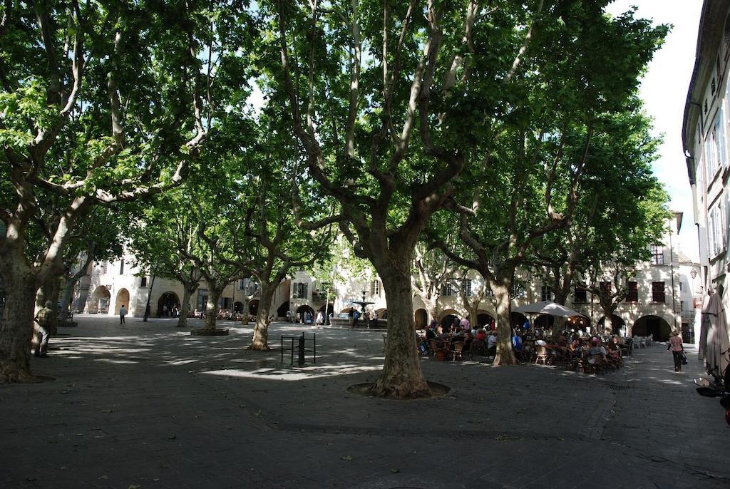 Le Richelieu Bed & Breakfast Uzès Exterior foto