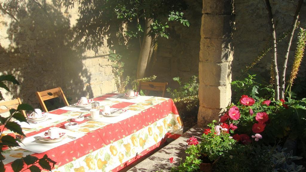 Le Richelieu Bed & Breakfast Uzès Exterior foto