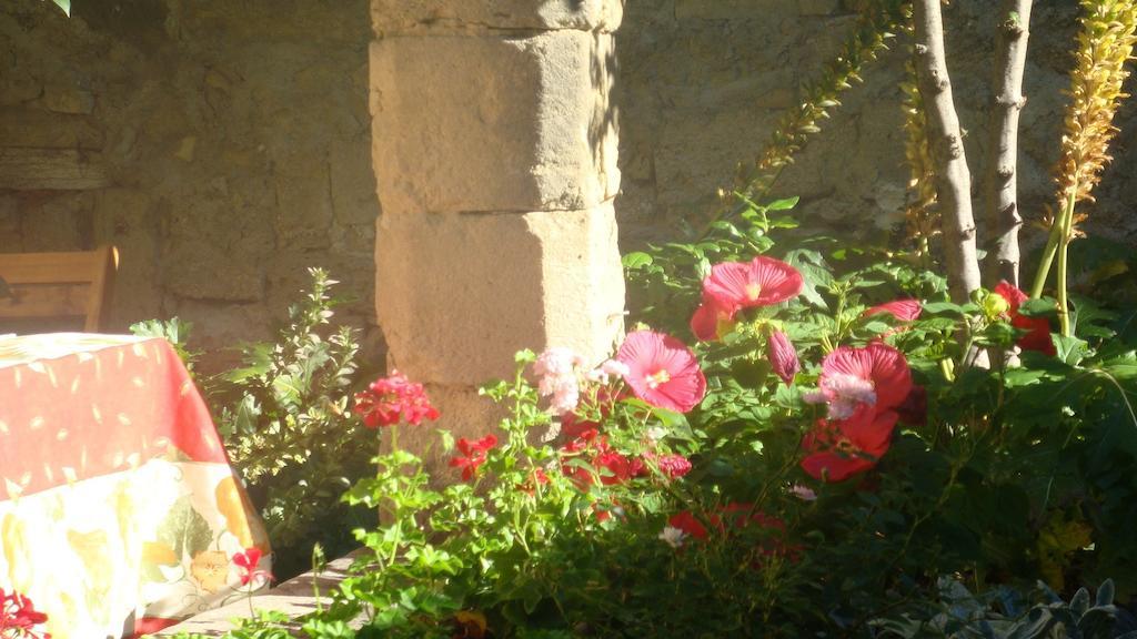 Le Richelieu Bed & Breakfast Uzès Exterior foto