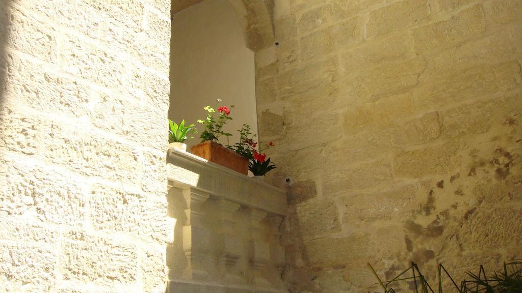 Le Richelieu Bed & Breakfast Uzès Exterior foto