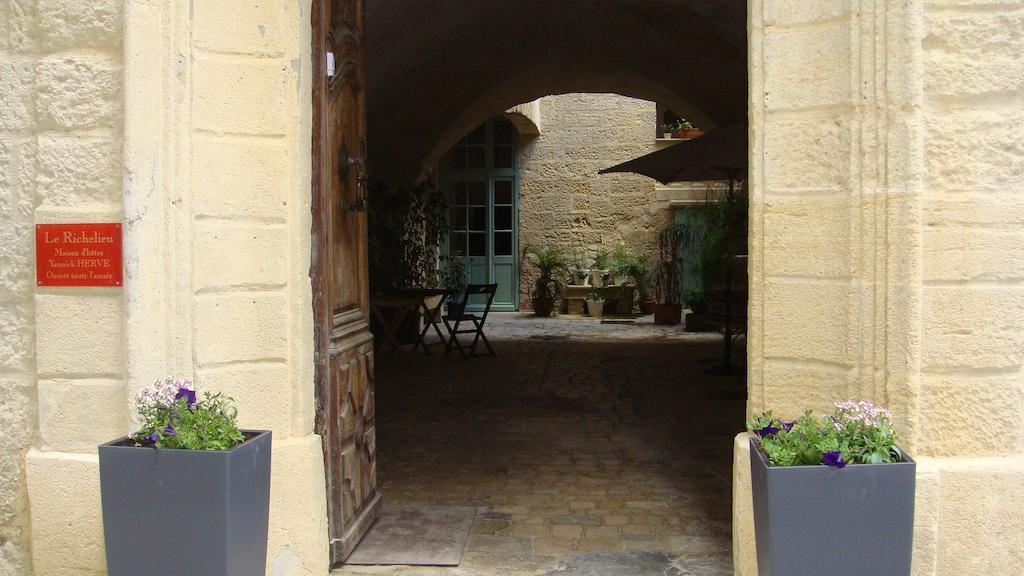 Le Richelieu Bed & Breakfast Uzès Exterior foto